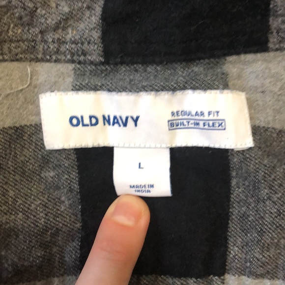Men’s size large old navy flannel - Picture 2 of 2